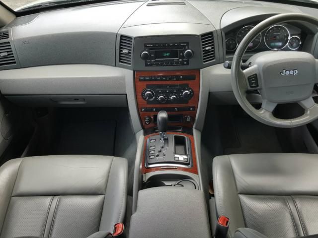2009 JEEP GRAND CHEROKEE 3.0 V6 5d image 6
