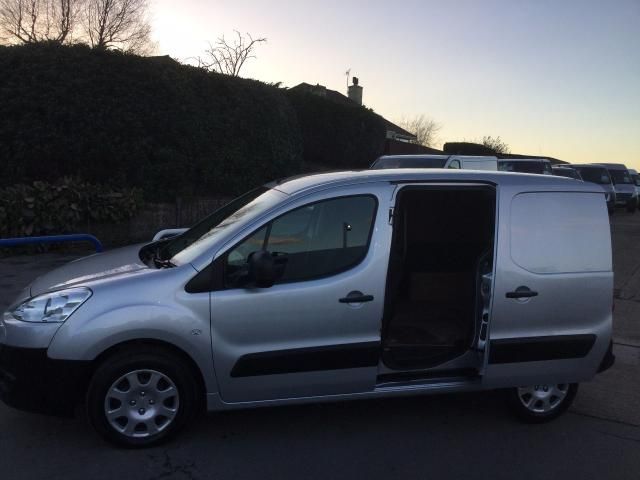 2011 PEUGEOT PARTNER 1.6 HDI 5d image 4