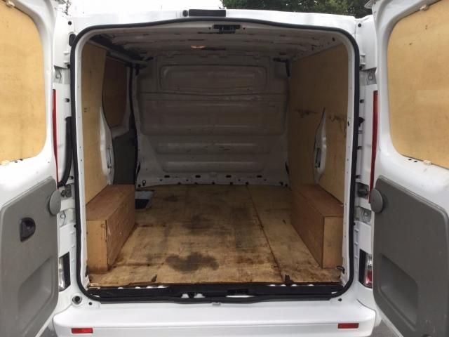 2011 VAUXHALL VIVARO 2.0 CDTi Sportive image 6