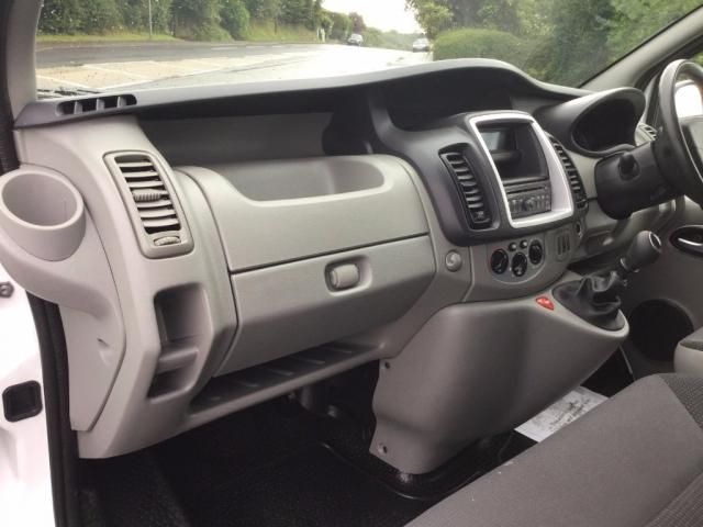 2011 VAUXHALL VIVARO 2.0 CDTi Sportive image 7