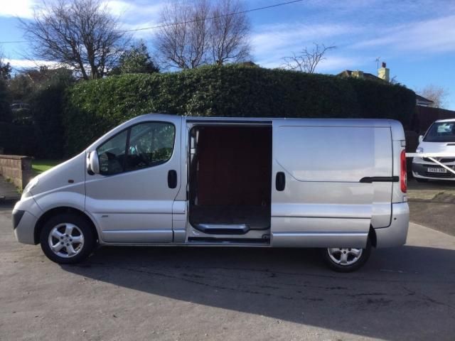 2013 VAUXHALL VIVARO 2.0 CDTi Sportive image 5