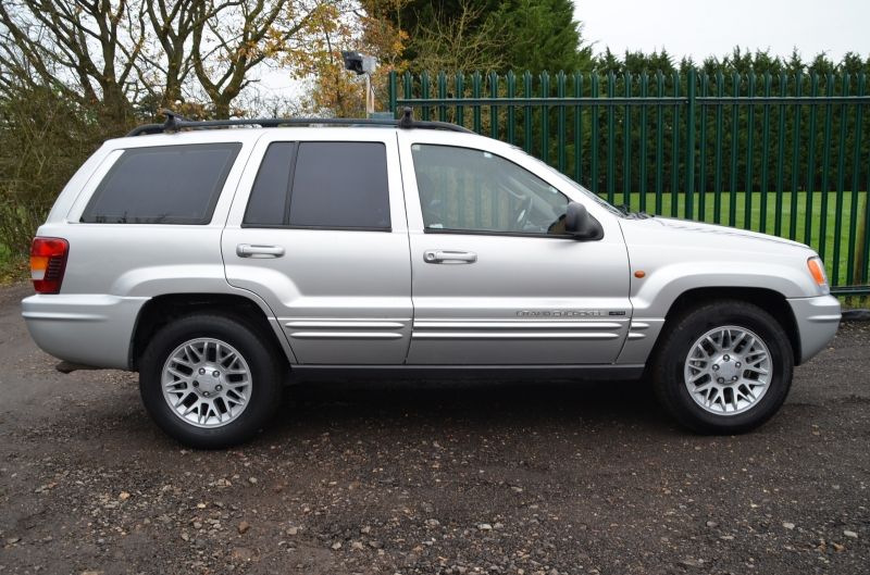 2003 JEEP GRAND CHEROKEE LIMITED V8 image 2