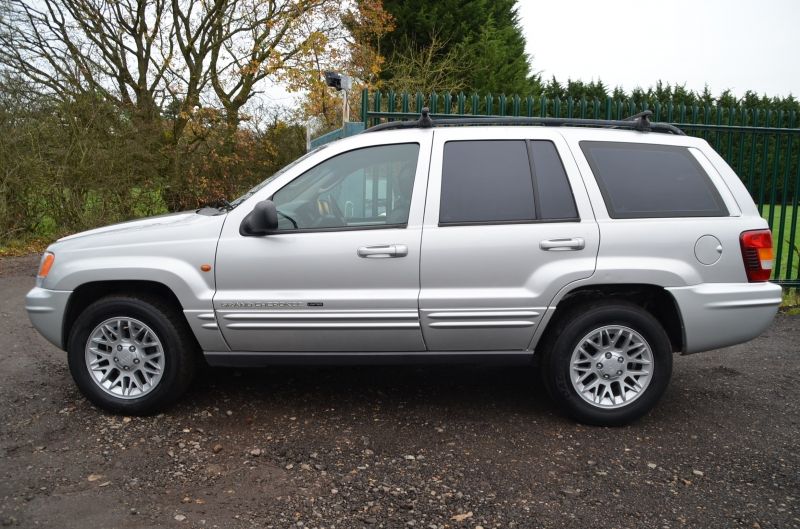 2003 JEEP GRAND CHEROKEE LIMITED V8 image 3