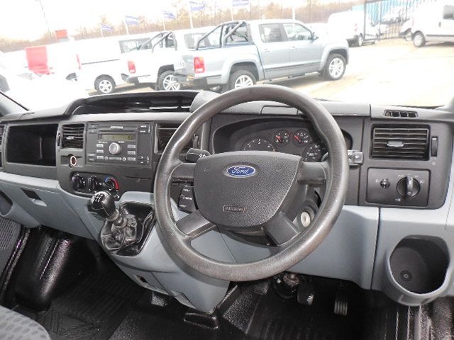 2010 FORD TRANSIT T350 image 8
