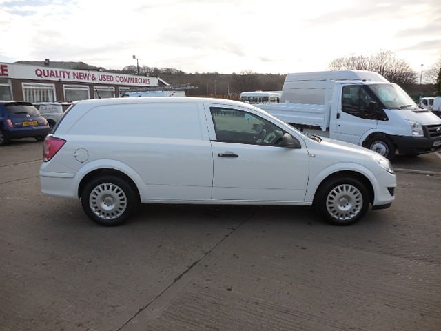 2012 VAUXHALL ASTRA 1.7 CDTI CLUB image 2