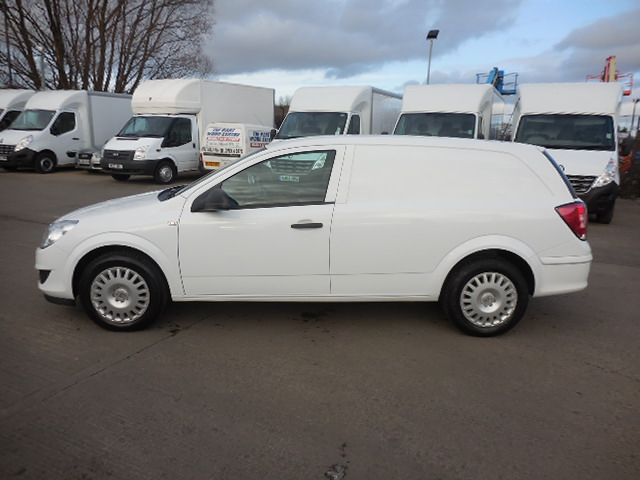 2012 VAUXHALL ASTRA 1.7 CDTI CLUB image 3