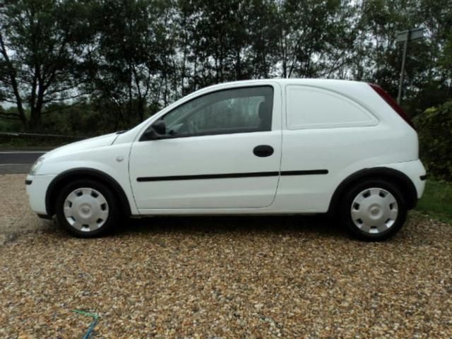 2005 Vauxhall Corsavan 1.3CDTi 16v image 4