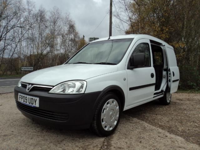 2009 Vauxhall Combo 1.3CDTi image 1