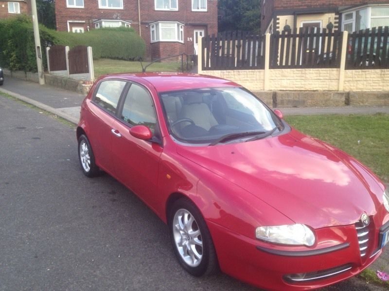 2002 Alfa Romeo 147 image 1