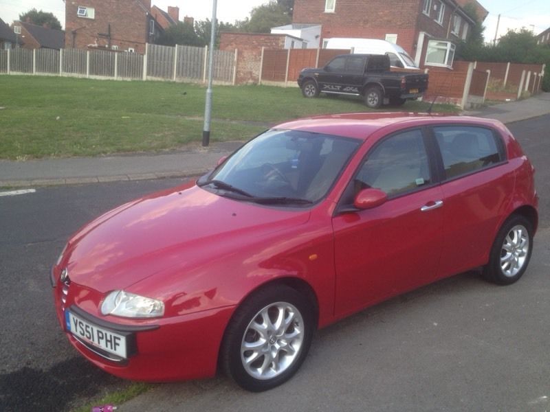 2002 Alfa Romeo 147 image 2