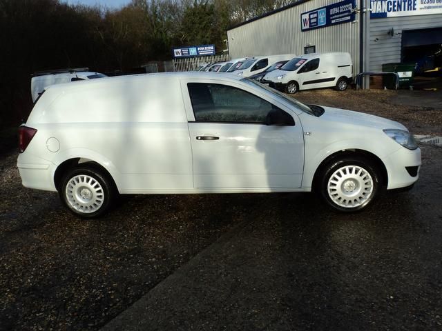 2012 Vauxhall Astravan 1.7CDTi Club image 3