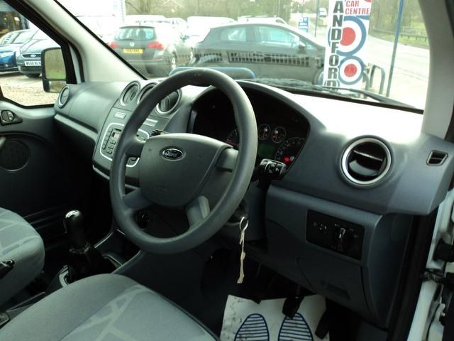 2011 Ford Transit Connect 1.8TDCi image 9