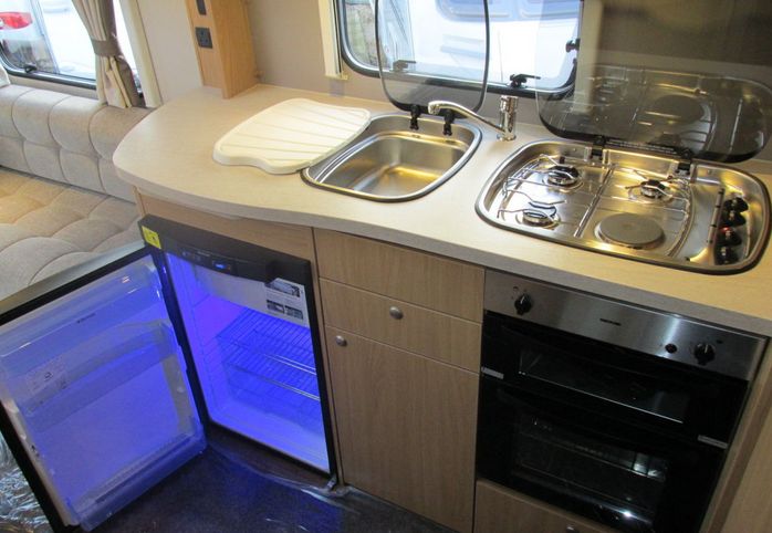 2014 Compass Omega 482 image 7