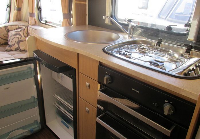 2012 Elddis Avante 540 image 6