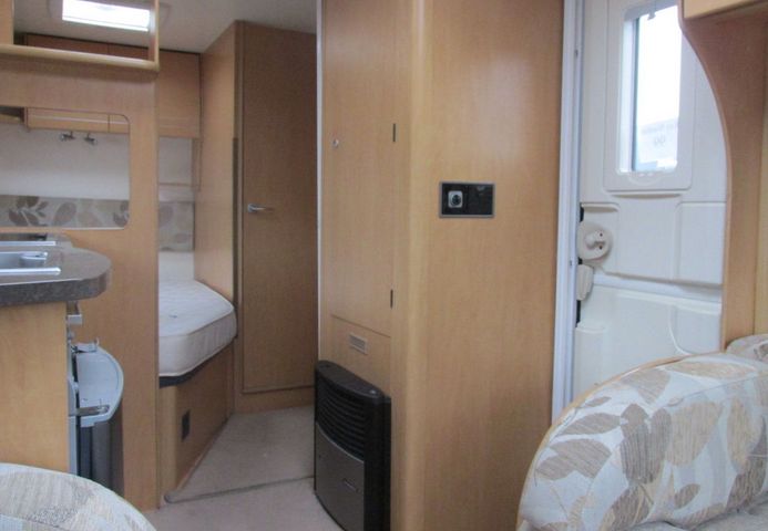 2010 Bailey Olympus 464 image 6