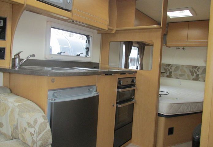 2010 Bailey Olympus 464 image 7