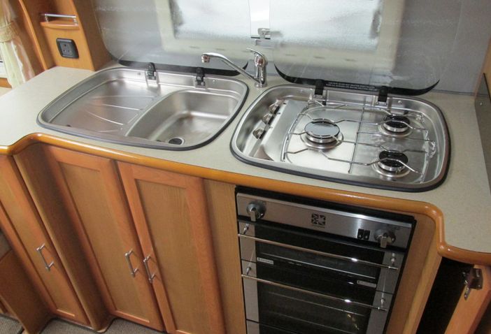 2009 Compass Omega 482 image 6