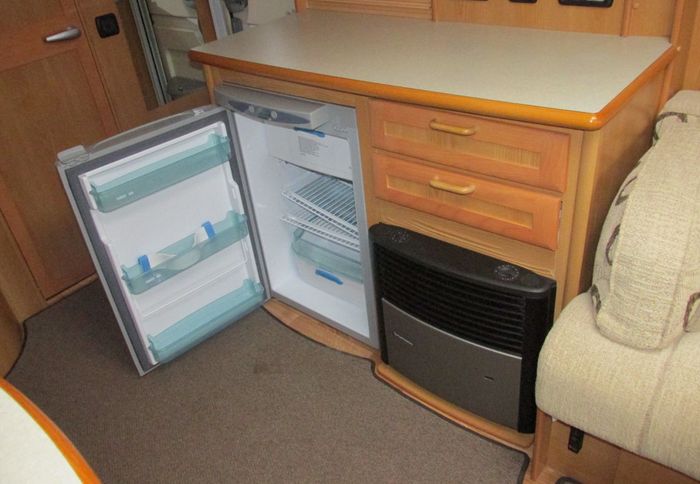 2009 Compass Omega 482 image 7