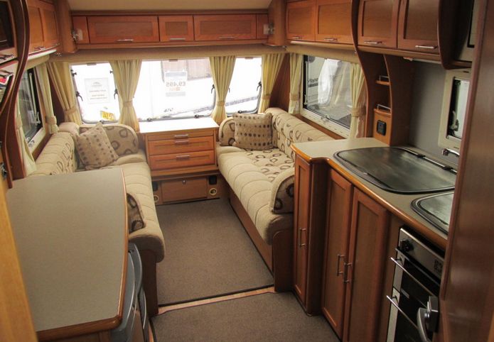 2009 Compass Omega 482 image 8