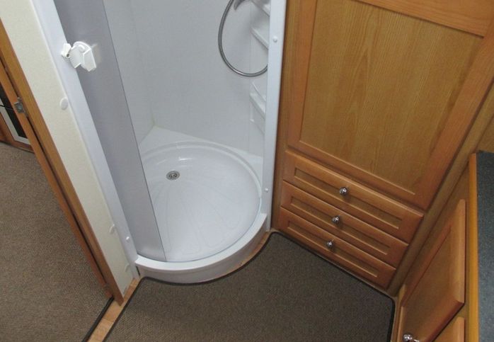 2009 Compass Omega 482 image 11