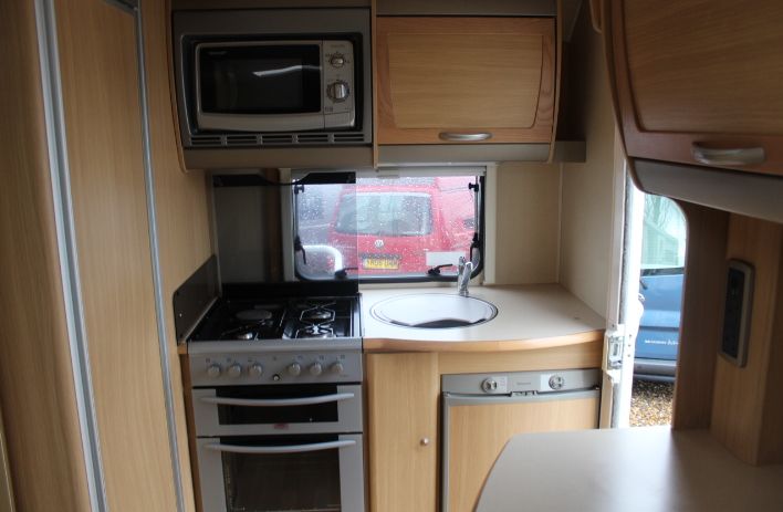 2008 Bessacarr E410 image 7