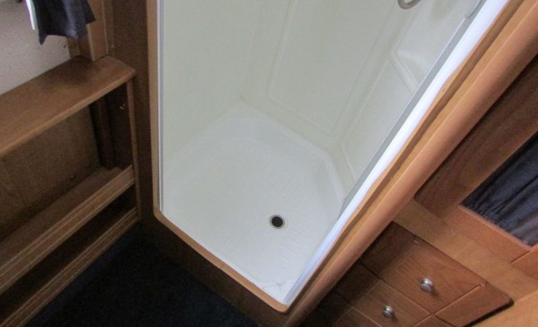 2003 Auto-Trail Cheyenne 635 SE image 11