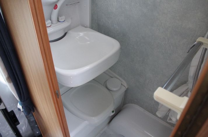 2002 Auto-Sleeper Duetto image 10