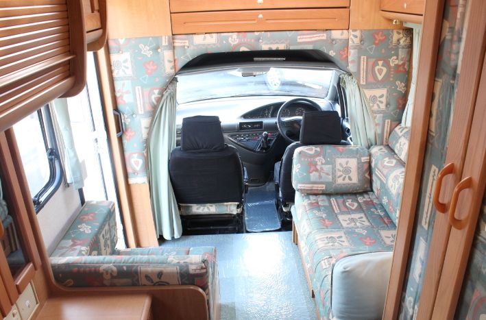 2000 Auto-Trail Tracker image 4