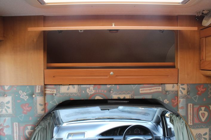 2000 Auto-Trail Tracker image 7