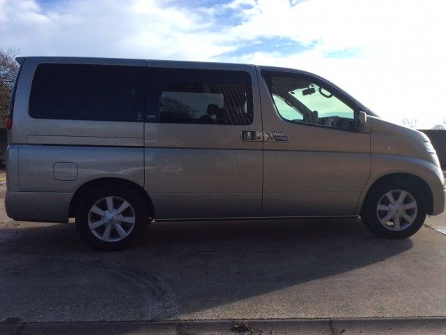 2002 Nissan Elgrand image 3