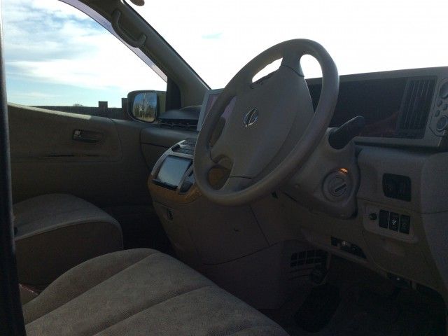 2002 Nissan Elgrand image 6