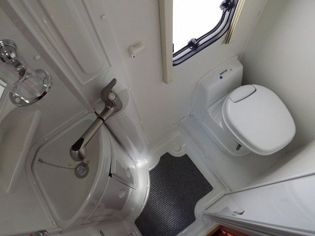 2006 Autotrail Apache 600 image 9