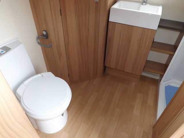 2012 Bailey Olympus 460 image 5