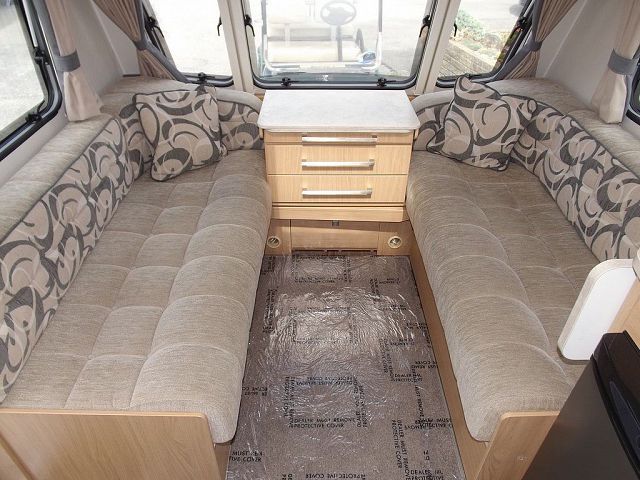 2012 Elddis Avante 540 image 9