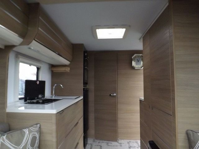 2014 Adria Adora Loire image 10