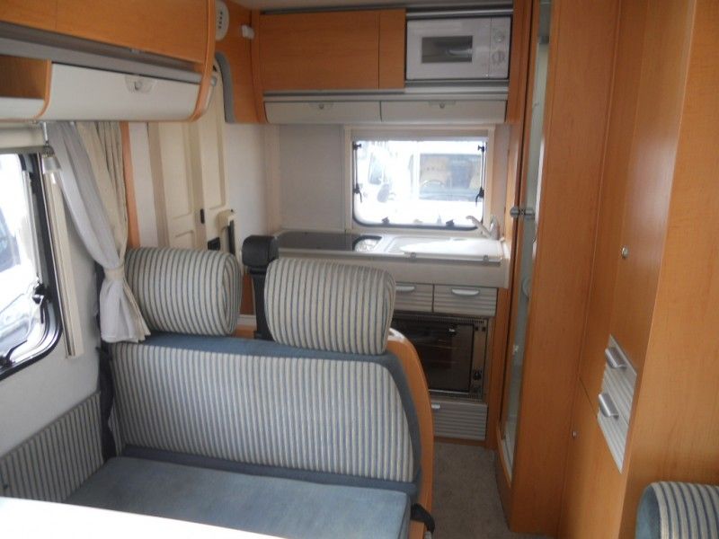 2004 Hymer C544 image 3