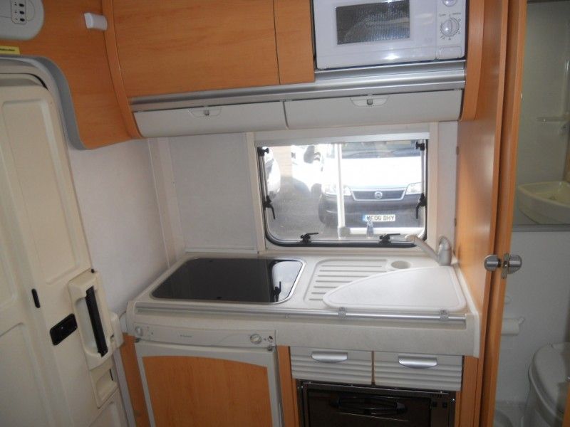 2004 Hymer C544 image 4