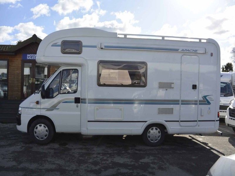 2004 Auto-trail 600 image 2