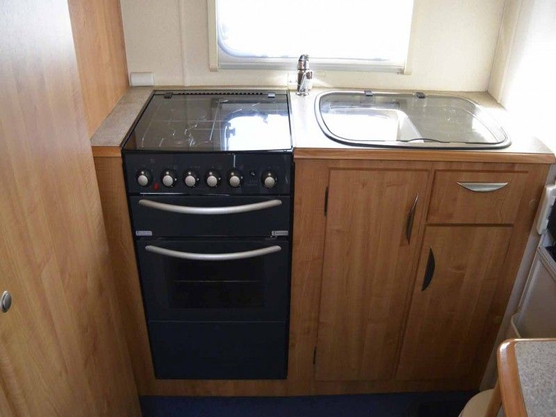 2004 Auto-trail 600 image 6