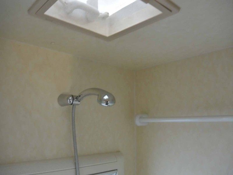 2005 Auto-sleeper Nuevo ES image 10