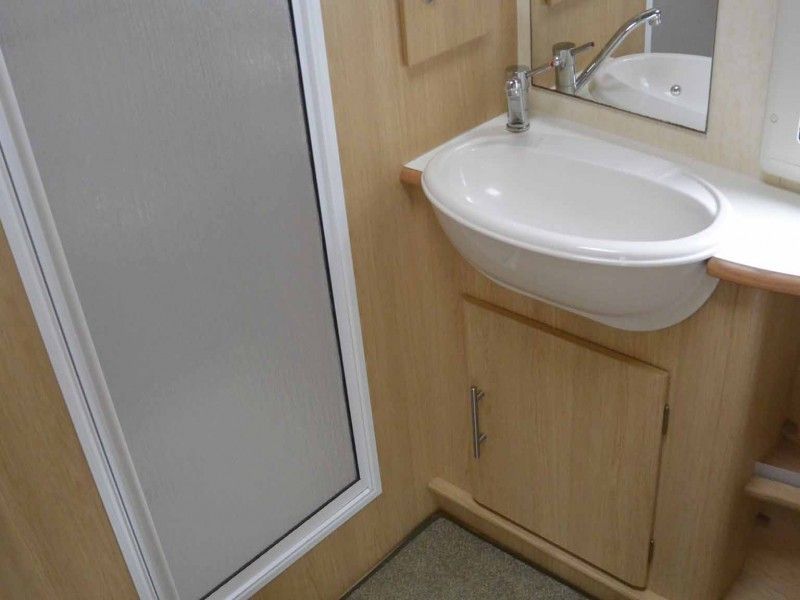 2006 Coachman Pastiche 470 image 7