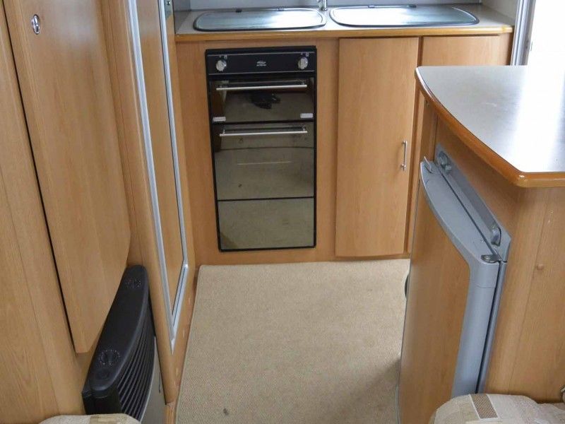 2009 Compass Corona 362 image 3