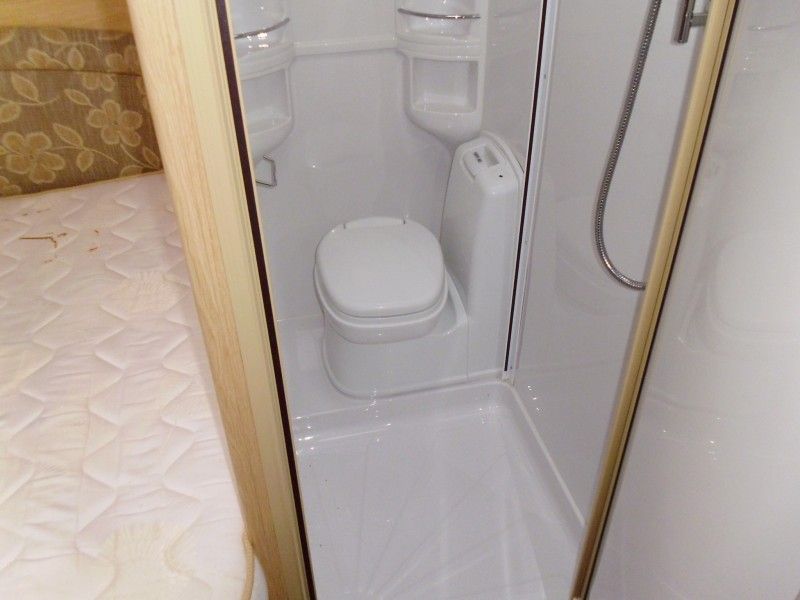 2008 Coachman Amara 530 image 4