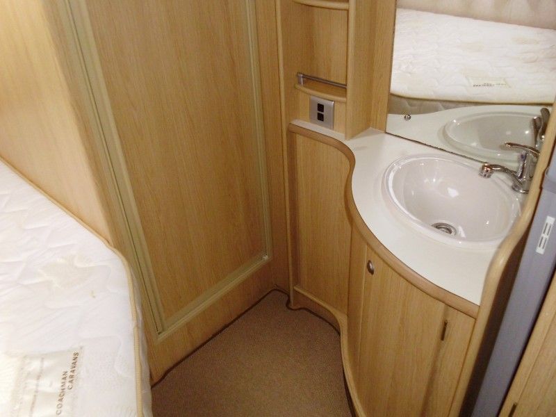 2008 Coachman Amara 530 image 5