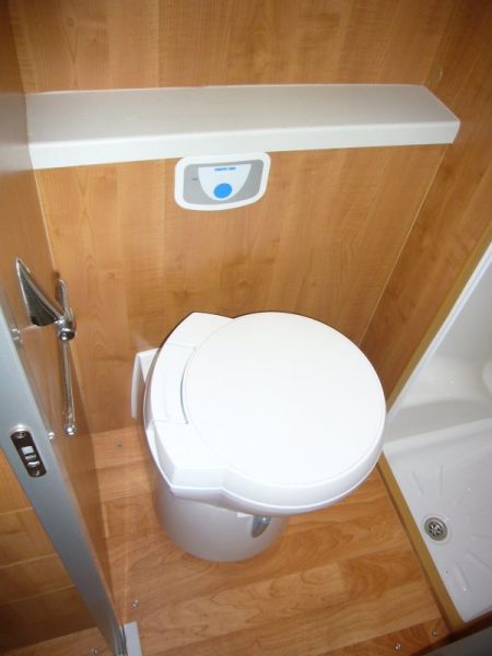 2011 Autotrail Excel 670B image 10