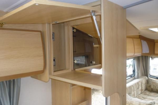 2010 Coachman Amara 560/4 image 8