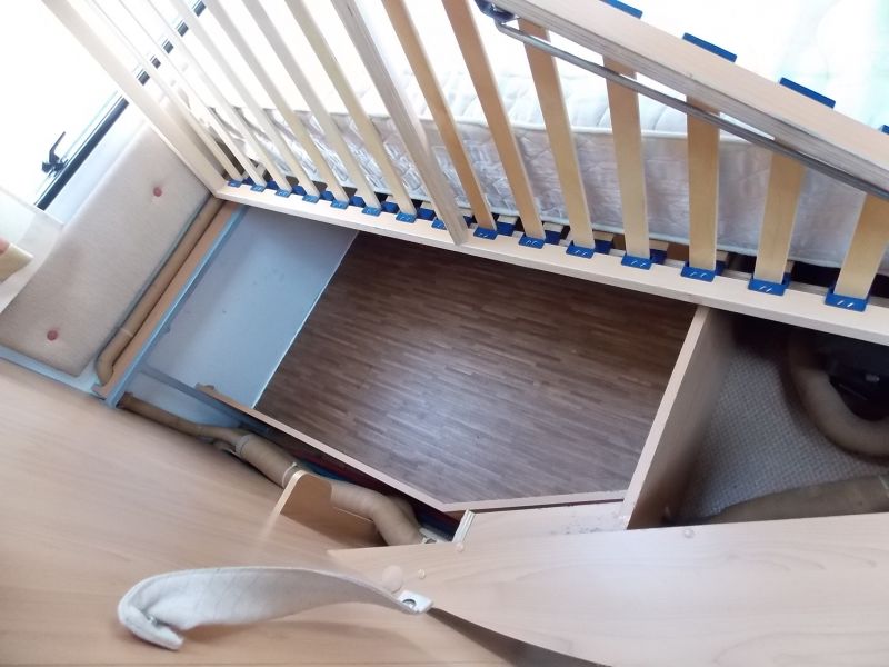 2004 Burstner T585 2.3JTD image 9