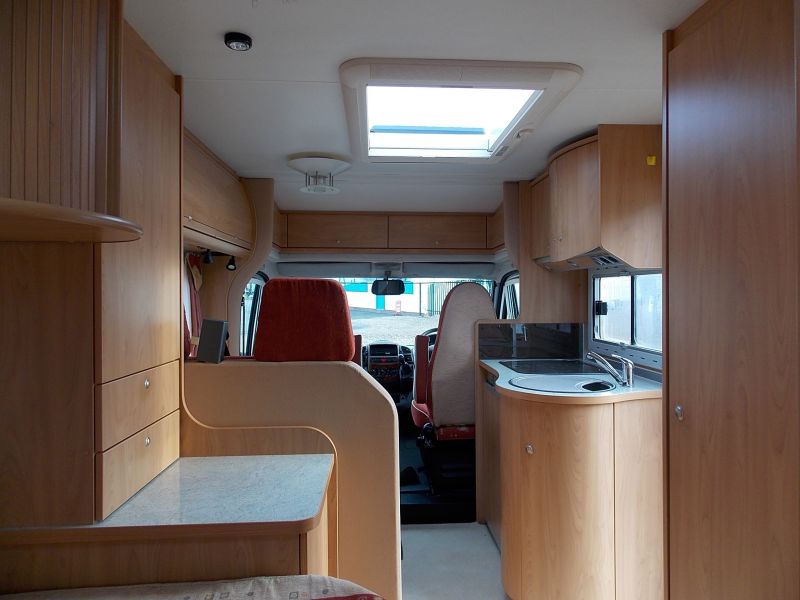 2004 Burstner T585 2.3JTD image 11