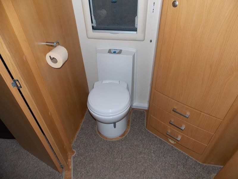 2010 Buccaneer Elan image 7