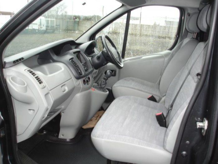 2011 Renault Trafic 2.0 LL29dCi image 6